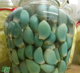 腊八醋里的蒜能吃吗,腊八蒜里的醋还能吃吗
