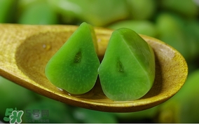 腊八蒜的醋还可以吃吗,腊八蒜里的醋还能吃吗