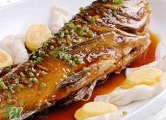 红烧鱼放老抽还是红烧酱油,做红烧鱼用生抽还是用老抽