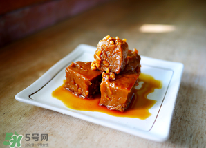 豆腐乳长白毛还能吃吗,豆腐乳长白色的毛还能吃吗?