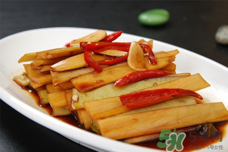 吃腌萝卜会上火吗,腌制的萝卜吃了上火吗