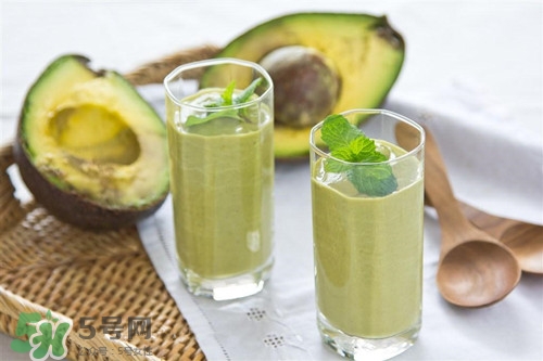 牛油果加什么水果榨汁好喝,牛油果能榨汁吗 牛油果加什么水果榨汁好喝,牛油果能榨汁吗