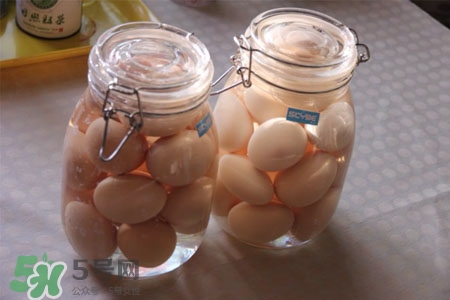 鸡蛋腌多少天能吃,鸡蛋腌制多久可以吃 鸡蛋腌多少天能吃,鸡蛋腌制多久可以吃