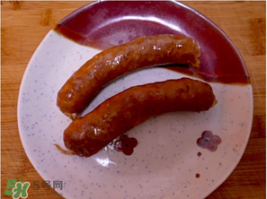 煮香肠用冷水还是开水煮多久,煮香肠用冷水还是开水,开着盖煮吗