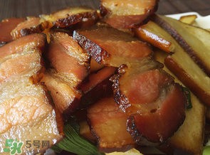 腌肉太咸怎么办,腌肉太咸怎么办 盐放多了的解决办法