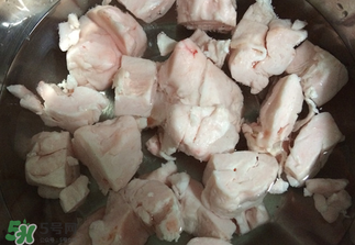 买回来的猪油要洗吗,买回来的猪油要洗吗?猪油怎么洗?