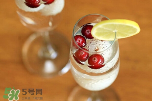 荔枝泡酒的功效和作用,荔枝能泡酒吗,什么功效 荔枝泡酒的功效和作用,荔枝能泡酒吗,什么功效