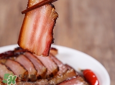 腌腊肉放白酒吗,腌腊肉放白酒起到什么作用