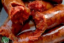 炒腊肠需要先煮熟再炒吗,腊肠要先煮再炒吗 炒腊肠需要先煮熟再炒吗,腊肠要先煮再炒吗