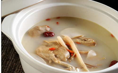 天麻炖鸡的做法和功效,天麻炖鸡的功效和作用及食用方法en
