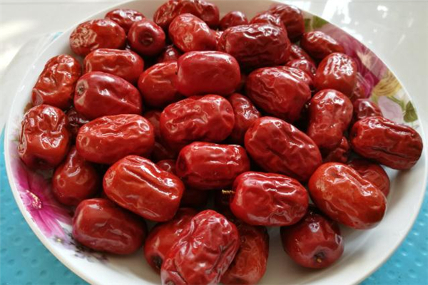 狗头枣大的好还是小的好,狗头枣和红枣的区别