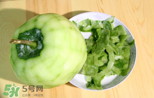 冬瓜皮洗脚可以治什么病?,冬瓜皮能泡脚吗