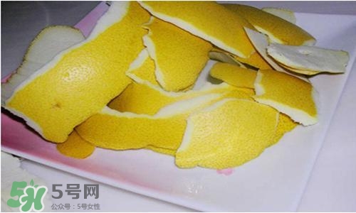 柚子皮治咳嗽吗怎么做,柚子皮可以治咳嗽吗煮水喝