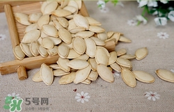 哺乳期能吃南瓜子吗,哺乳期吃南瓜子的功效和作用 哺乳期能吃南瓜子吗,哺乳期吃南瓜子的功效和作用