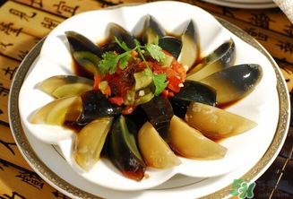 皮蛋有黑点能吃吗,皮蛋有黑点点还能吃吗 皮蛋有黑点能吃吗,皮蛋有黑点点还能吃吗