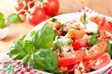 冬天的西红柿可以吃吗,冬天可以生吃西红柿吗