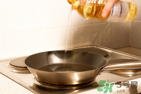 核桃油能生吃吗,生核桃油可以直接吃吗