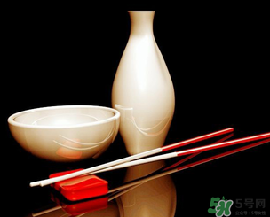 机场可以托运白酒吗,坐飞机可以托运白酒吗