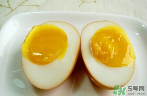 鸡蛋可以带壳煮吗,如何煮带壳鸡蛋