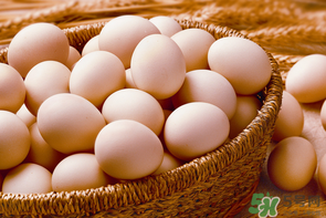 鸡蛋碎了怎么保存,鸡蛋打碎了怎么保存