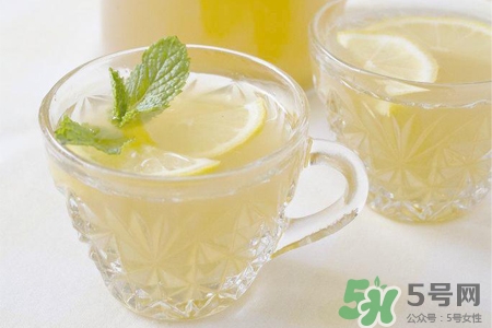 冬天可以喝柠檬水吗?,冬天可以喝柠檬泡水吗 冬天可以喝柠檬水吗?,冬天可以喝柠檬泡水吗