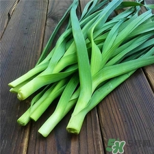 蒜苗的功效和作用 吃蒜苗的好处,吃蒜苗的好处和坏处