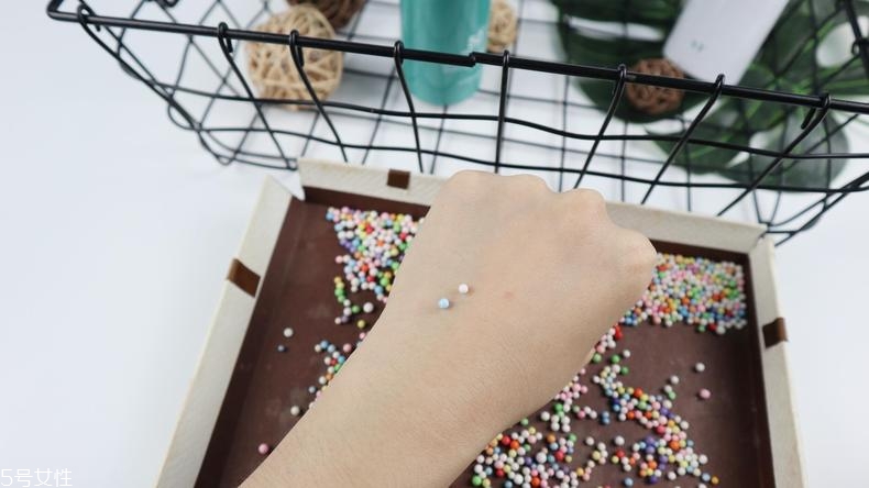 成年人一般要喝多少水呢(成人需要喝多少水)