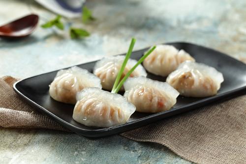 水晶蒸饺怎么做视频,水晶饺子怎么和面