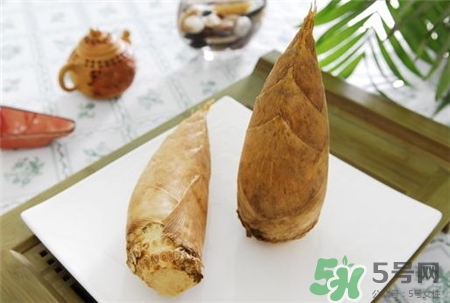 冬笋能和螃蟹一起吃吗,吃螃蟹时能吃冬笋吗