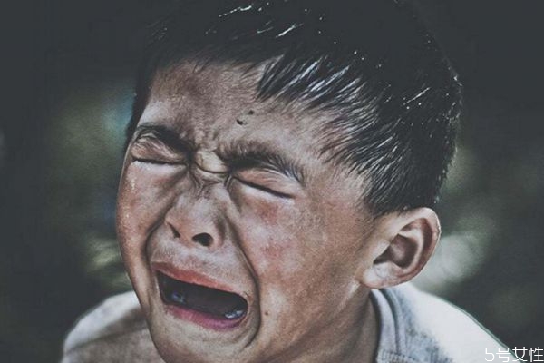 恐惧症的症状有什么呢(恐惧症是什么症状)