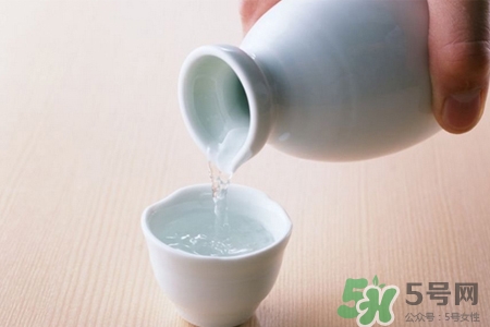 喝白酒能缓解牙疼吗,白酒可以缓解牙齿痛吗