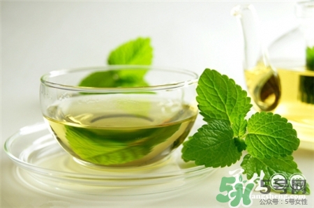 晚上喝绿茶是不是会影响睡眠,晚上能喝绿茶吗? 晚上喝绿茶是不是会影响睡眠,晚上能喝绿茶吗?