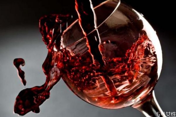 红酒酒精度数越高越好吗,红酒有度数有酒精度吗