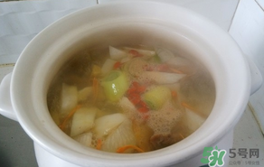 鸡肉可以和白萝卜一起炖汤吗?,鸡肉能和白萝卜一起煲汤吗 鸡肉可以和白萝卜一起炖汤吗?,鸡肉能和白萝卜一起煲汤吗