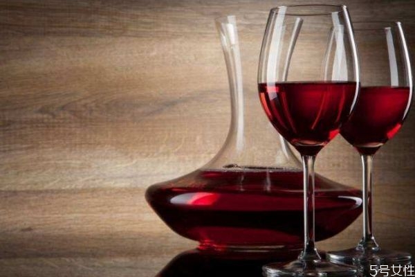 喝红酒有啥好处,喝红酒的好处和坏处