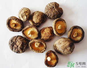 干香菇一般要泡多久,干香菇要泡多长时间 干香菇一般要泡多久,干香菇要泡多长时间