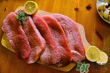 猪肉有点变绿了还能吃吗,猪肉表面变绿能吃吗