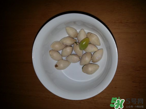 白果可以放微波炉吗,白果可以直接放微波炉烤吗