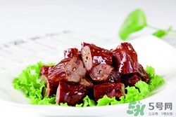 飞机上能吃鸭脖吗,飞机能带鸭脖之类的吃的吗