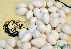 白果发霉了还能吃吗,白果壳发霉了还能吃吗