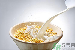 磨的豆浆能放冰箱吗,现磨豆浆可以放冰箱保存多久 磨的豆浆能放冰箱吗,现磨豆浆可以放冰箱保存多久