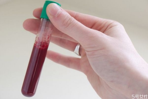 应该怎么治疗小儿麻疹呢(儿童荨麻疹如何治疗)