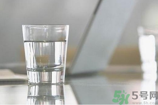 多喝水可以让皮肤变好吗,皮肤干怎么补水效果好