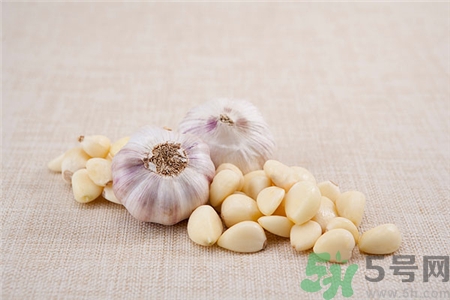 手上有蒜味怎么处理,做饭手上的蒜味怎么办