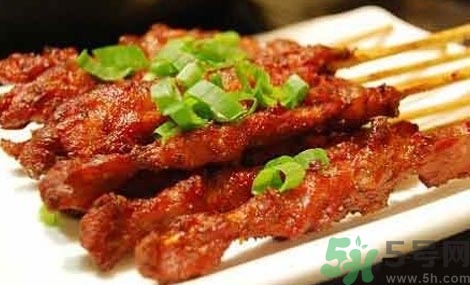 拉肚子吃烧烤会怎么样,烧烤吃了拉肚子怎么回事