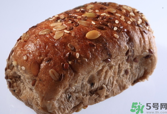 什么是全麦面包图片,如何挑选全麦面包