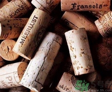 红酒的木塞碎了怎么办,红酒软木塞断在里面了要怎么拿出来