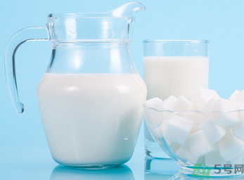 牛奶和奶粉哪个营养价值高,什么牛奶最好喝又有营养