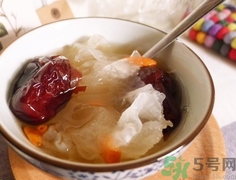 银耳红枣汤有什么功效和作用,红枣银耳汤的营养价值及功效和作用