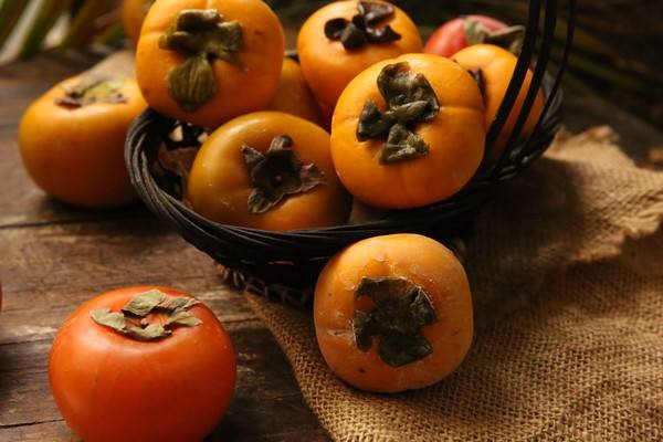 吃柿子好处和坏处,柿子用什么方法才能吃